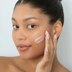 Bota Peptides Cream Op model